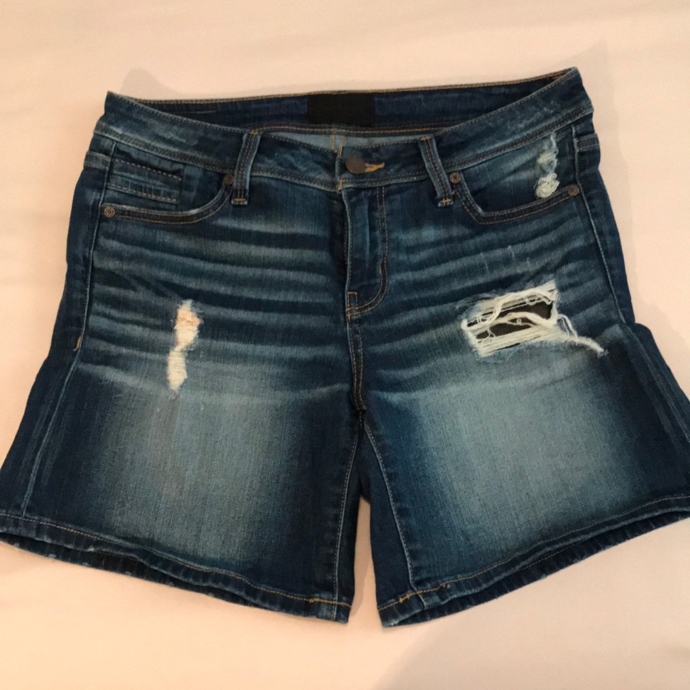 Buckle Black shorts